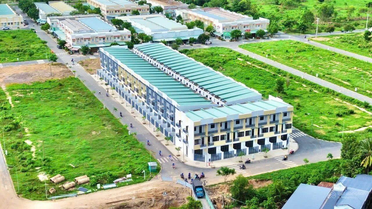 Nên mua nhà phố hay shophouse tại Phước Đông New City 1